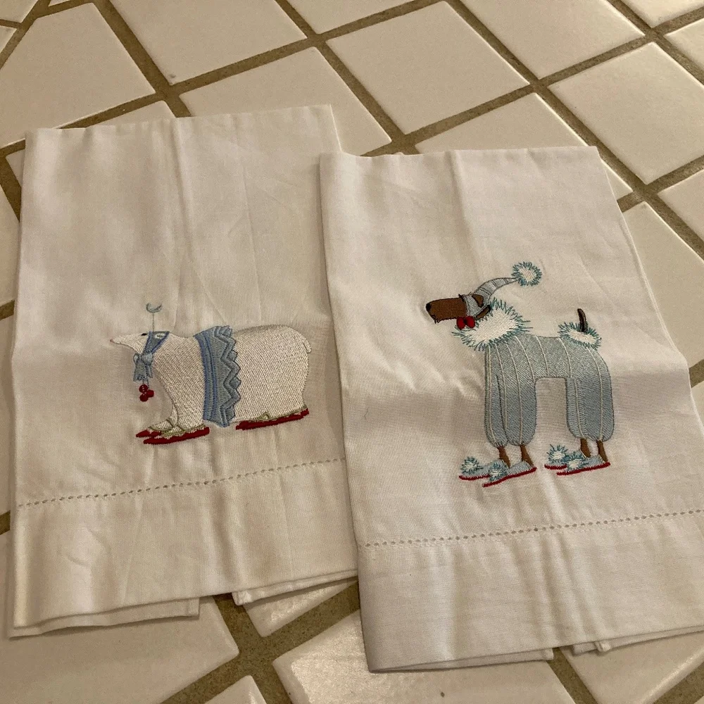 Adorable Animal Guest Towels - look brand new!